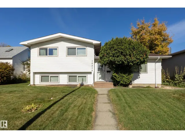 15216 86 AV NW, Edmonton, Alberta T5R4C3
