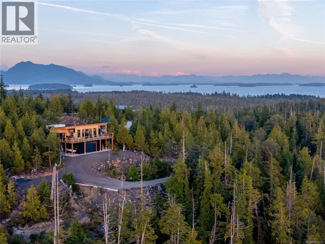 1071 Uplands Close, Ucluelet, British Columbia V0R3A0