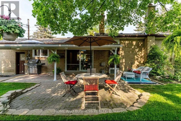 3668 THE CREDIT WOODLANDS ROAD, Mississauga (Erindale), Ontario L5C2K9
