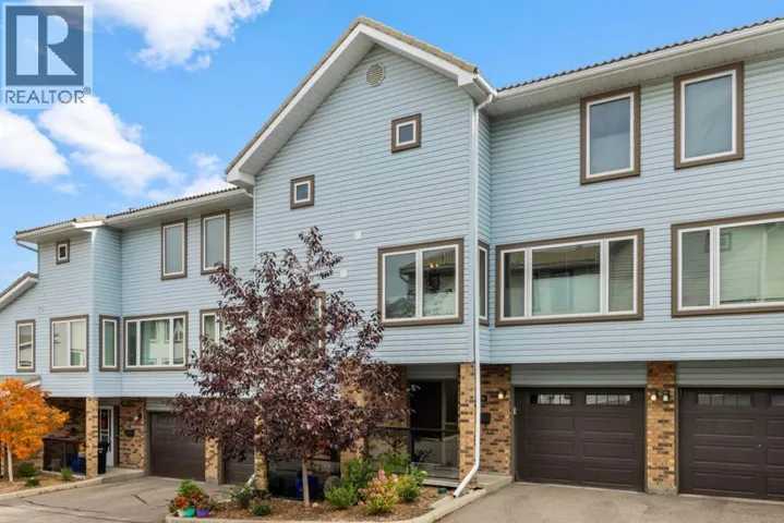 76 Coachway Gardens SW, Calgary, Alberta T3H2V9