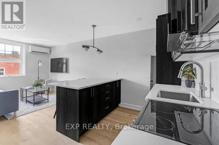 101 - 658 SOMERSET STREET W, Ottawa, Ontario K1R5K4
