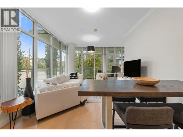 211 185 VICTORY SHIP WAY, North Vancouver, British Columbia V7L0G2