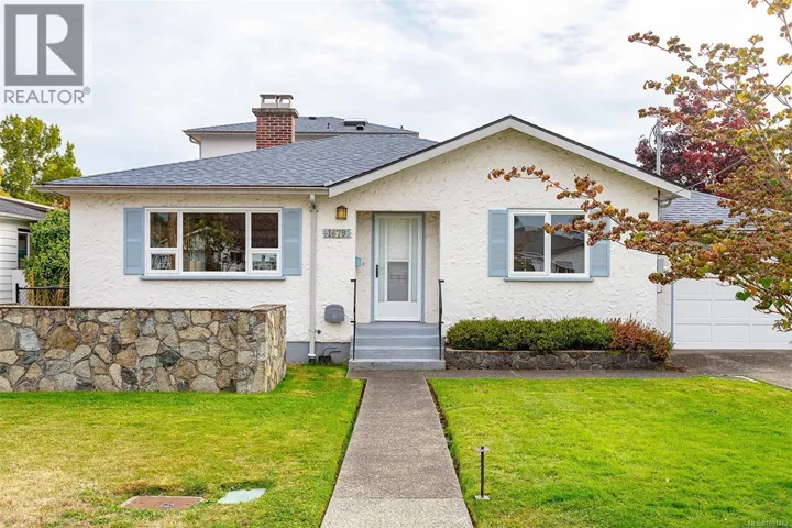 1679 Freeman Ave, Saanich, British Columbia V8P1P5