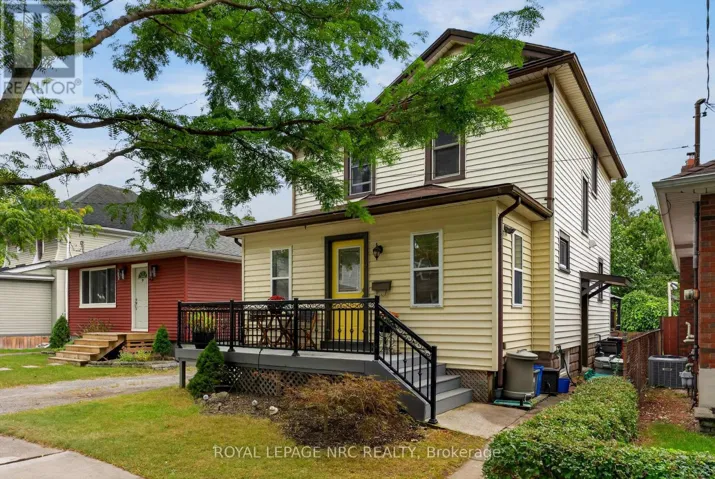 9 MARMORA STREET, St. Catharines (E. Chester), Ontario L2P3B9
