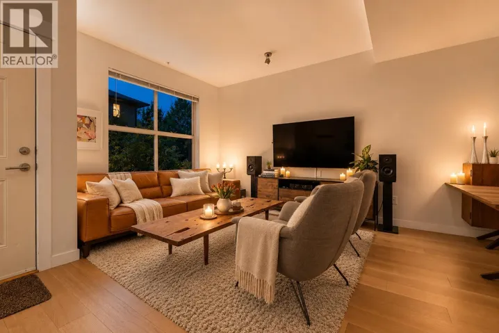3 307 E 15TH STREET, North Vancouver, British Columbia V7L2R6