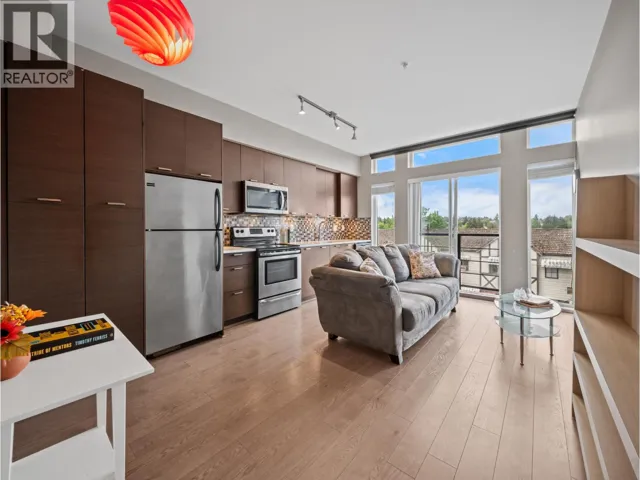 301 4372 FRASER STREET, Vancouver, British Columbia V5V4G3