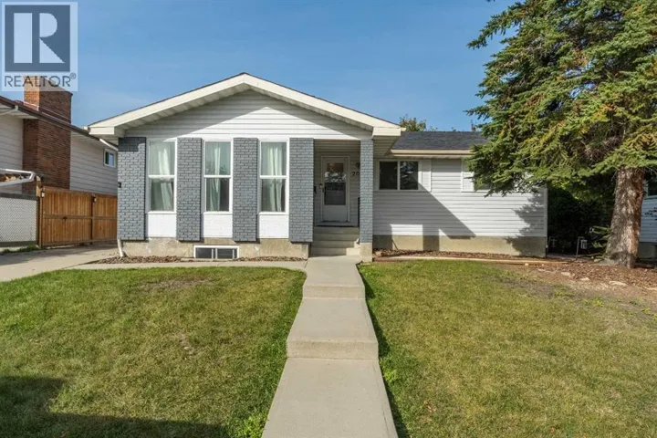 208 Woodpark Place SW, Calgary, Alberta T2M2S5
