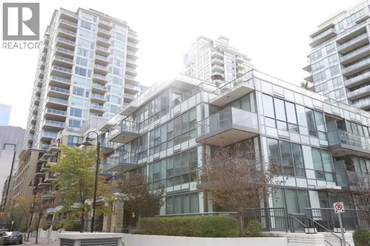 304, 51 Waterfront Mews SW, Calgary, Alberta T2P0X3