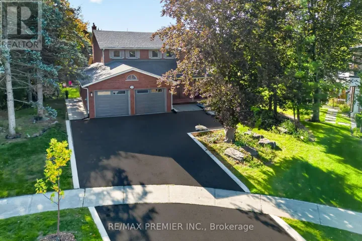 35 YELLOW PINE CRESCENT, Vaughan (East Woodbridge), Ontario L4L3G8