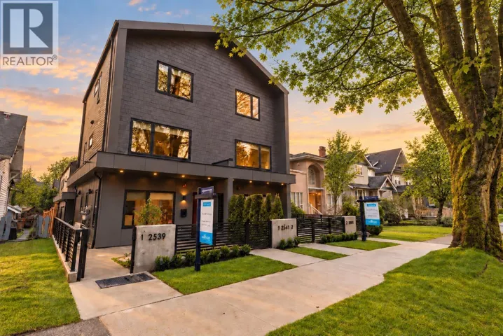 2 2539 GRANT STREET, Vancouver, British Columbia V5K3G6