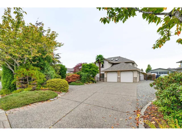 21679 52 AVENUE, Langley, British Columbia V2Y1L7