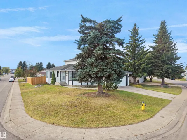 4103 28 AV NW, Edmonton, Alberta T6L4H2