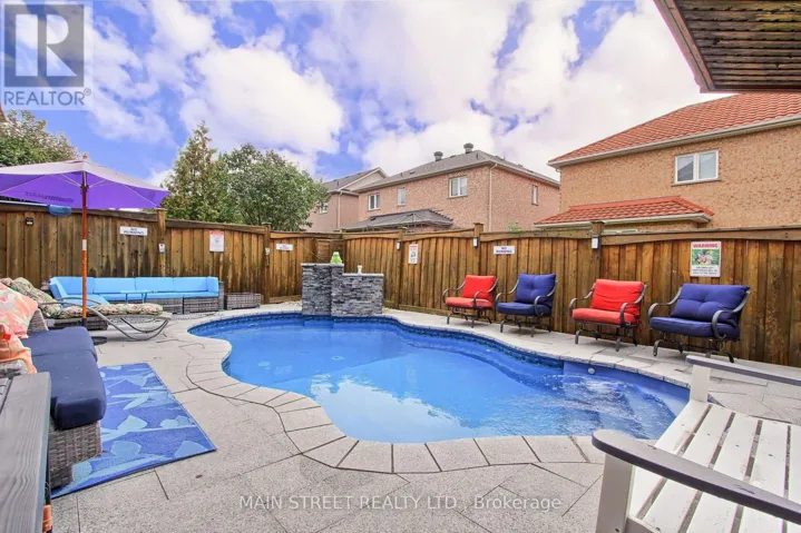 196 WAINSCOT AVENUE, Newmarket (Woodland Hill), Ontario L3X2X4