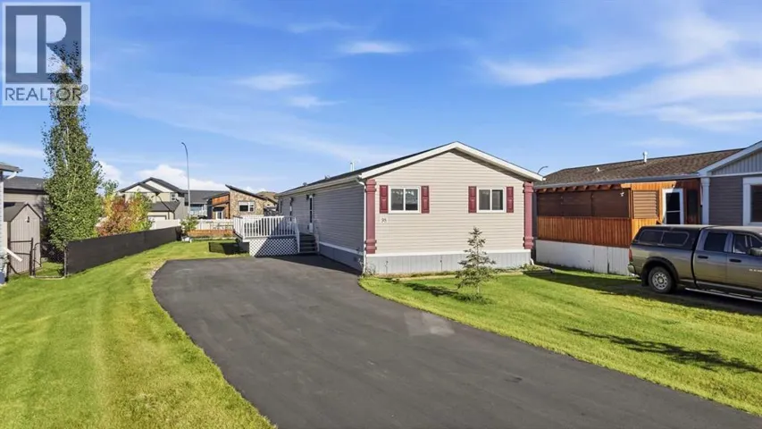 98, 15 Mackenzie Ranch Way, Lacombe, Alberta T4L0B4