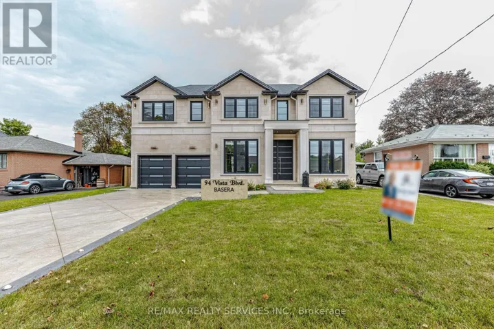 94 VISTA BOULEVARD, Mississauga (Streetsville), Ontario L5M1V9