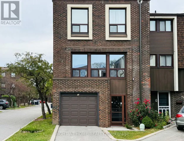 70 SPIRE HILLWAY WAY, Toronto (Hillcrest Village), Ontario M2H3A4