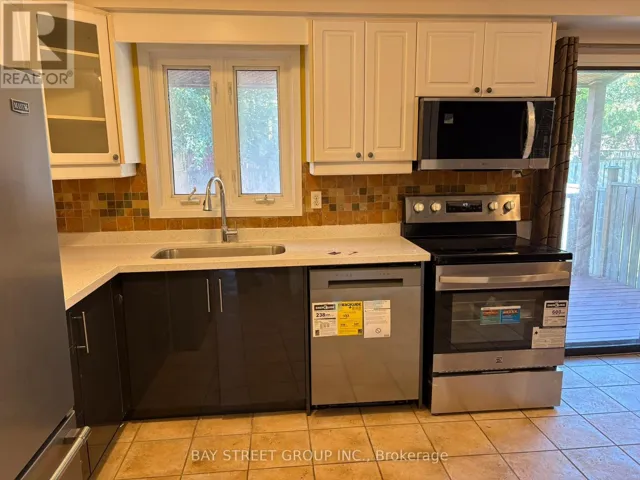 16 TINTI PLACE, Vaughan (Crestwood-Springfarm-Yorkhill), Ontario L4J5B2