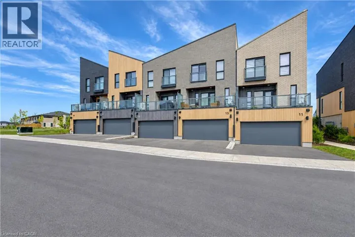 15 BENNINGER Drive, Kitchener, Ontario N2E0J4