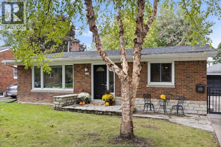 1109 Parkview AVENUE, Windsor, Ontario N8S2X8