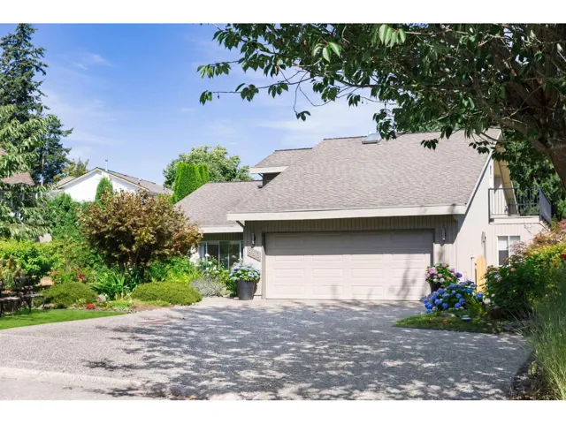880 164A STREET, Surrey, British Columbia V4A9B9