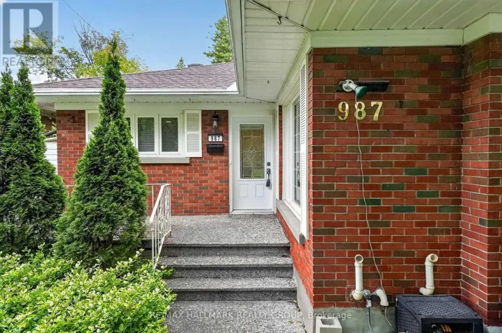987 NEVILLE STREET, Ottawa, Ontario K2B5W1