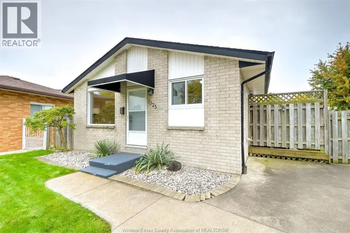 3325 DOLPHIN COURT, Windsor, Ontario N8R2G7