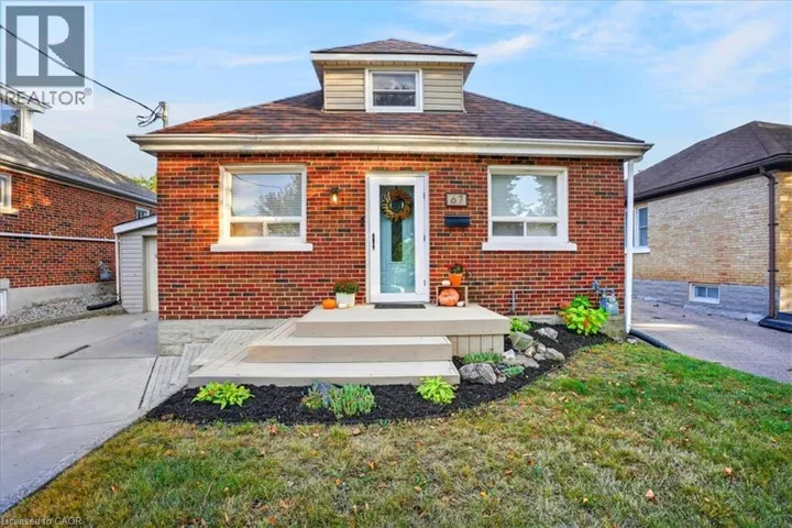 67 ARNOLD Street, Kitchener, Ontario N2H6C9
