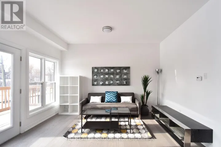 2 YANS WAY, Markham (Buttonville), Ontario L3R0J8