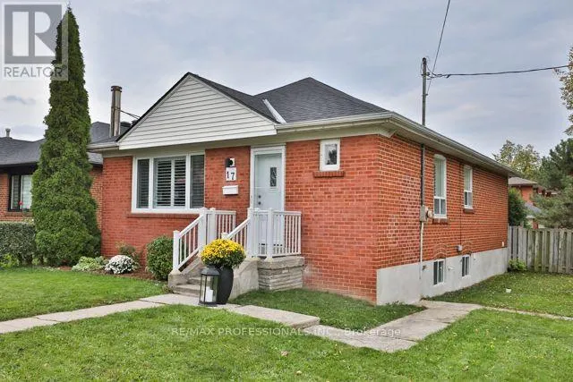 17 LONEY AVENUE, Toronto (Downsview-Roding-CFB), Ontario M3L1G4