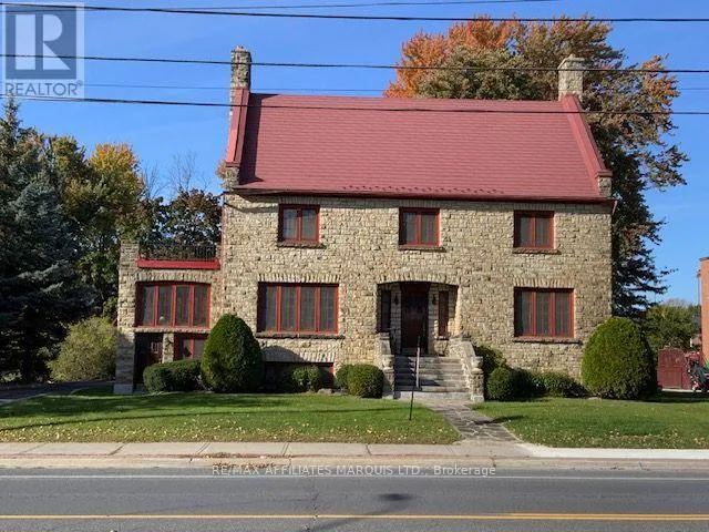 425 SECOND ST. E STREET E, Cornwall, Ontario K6H1Z2