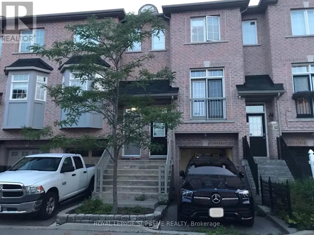 30 PONT LANE, Toronto (Weston), Ontario M9N0A7