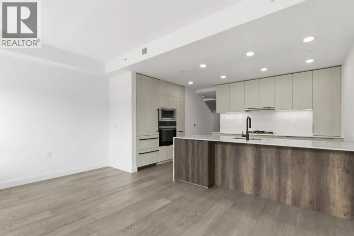 304 3590 W 39TH AVENUE, Vancouver, British Columbia V6N3A5