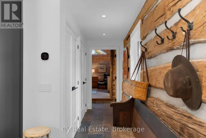 Foyer & closets guide to the primary wing