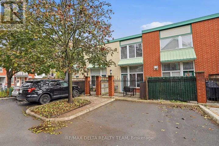 7 - 170 CATHCART STREET, Ottawa, Ontario K1N5B9