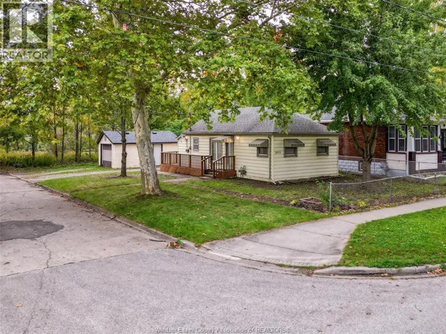 3605 BLOOMFIELD, Windsor, Ontario N9C1S1