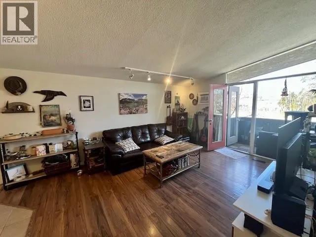 353 Boyce Crescent Unit# 11, Kelowna, British Columbia V1Y5Z7