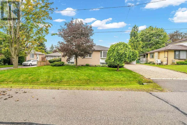 48 GARSIDE AVENUE, Whitby (Brooklin), Ontario L1M1A7