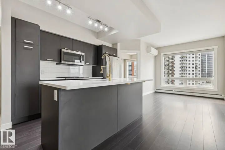 #904 10410 102 AV NW, Edmonton, Alberta T5J0E9