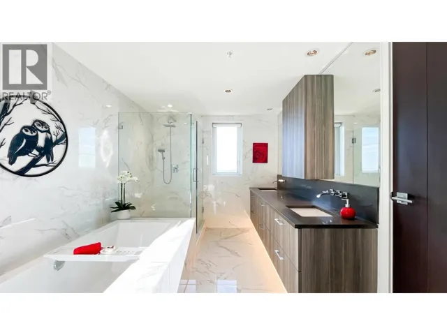 1601 210 SALTER STREET, New Westminster, British Columbia V3M0J9