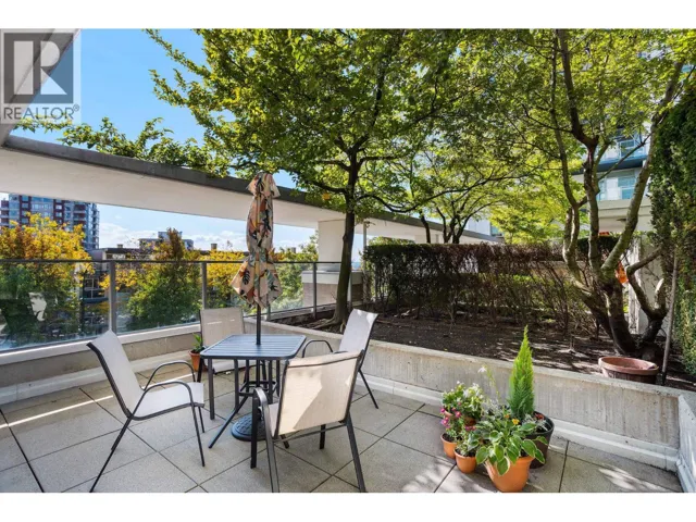 306 158 W 13TH STREET, North Vancouver, British Columbia V7M0A7