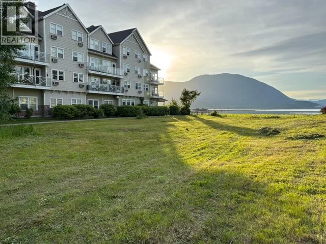 721 Harbourfront Drive, Salmon Arm, British Columbia V1E3L4