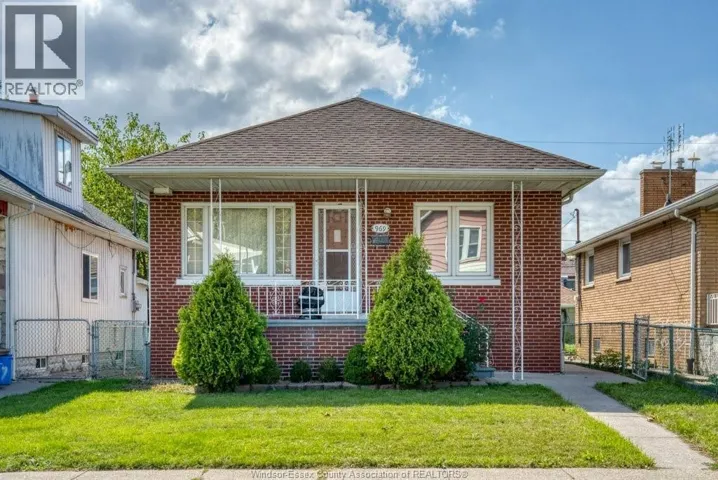 969 LANGLOIS, Windsor, Ontario N9A2H2