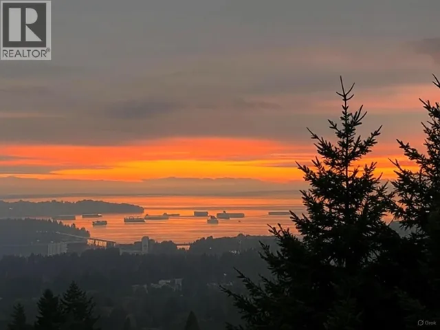 4050 ST. PAULS AVENUE, North Vancouver, British Columbia V7N1T5