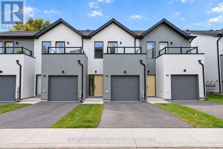 94 SUNSHINE LANE, Orillia, Ontario L3V7L8
