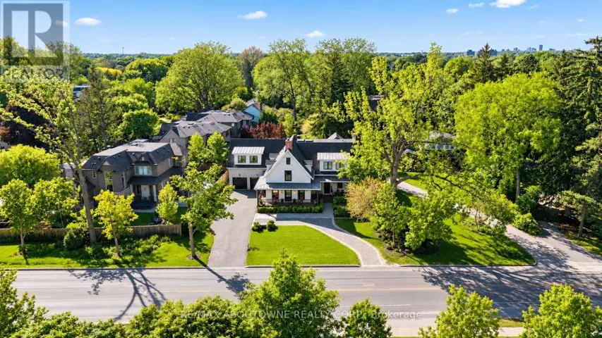 489 LAKESHORE ROAD W, Oakville (SW Southwest), Ontario L6K1G4