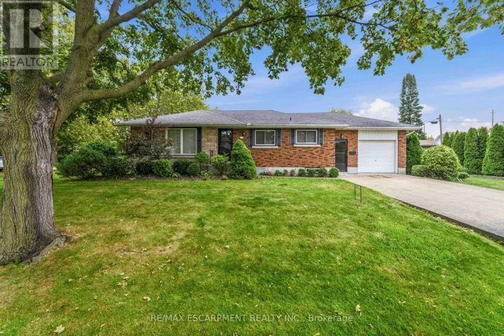 4 REGINA AVENUE, St. Catharines (Bunting/Linwell), Ontario L2M3G6