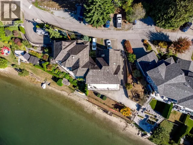 1678 BEACH AVENUE, Port Moody, British Columbia V3H3M1