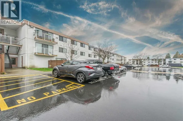 201 7280 LINDSAY ROAD, Richmond, British Columbia V7C3M6