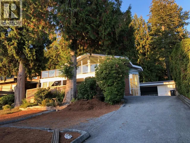 831 IOCO ROAD, Port Moody, British Columbia V3H2W7