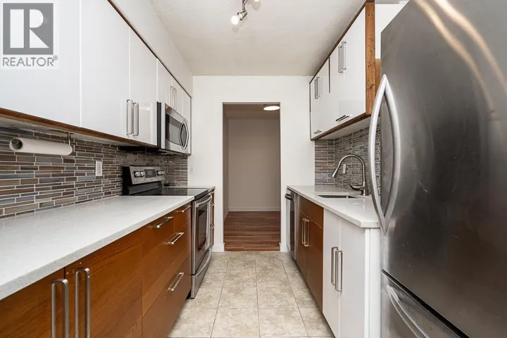 701 2060 BELLWOOD AVENUE, Burnaby, British Columbia V5B4V2